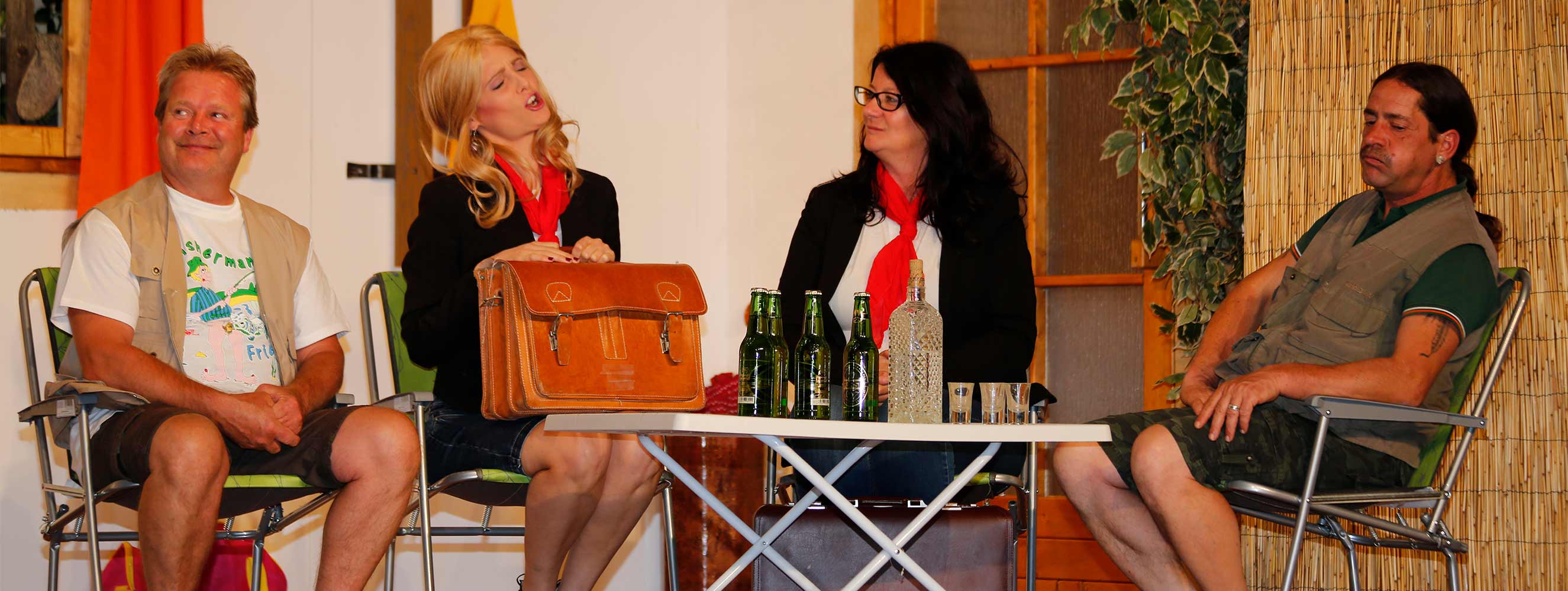 Mit Schlafsack und Kamillentee - Heimatbühne Schnals EO