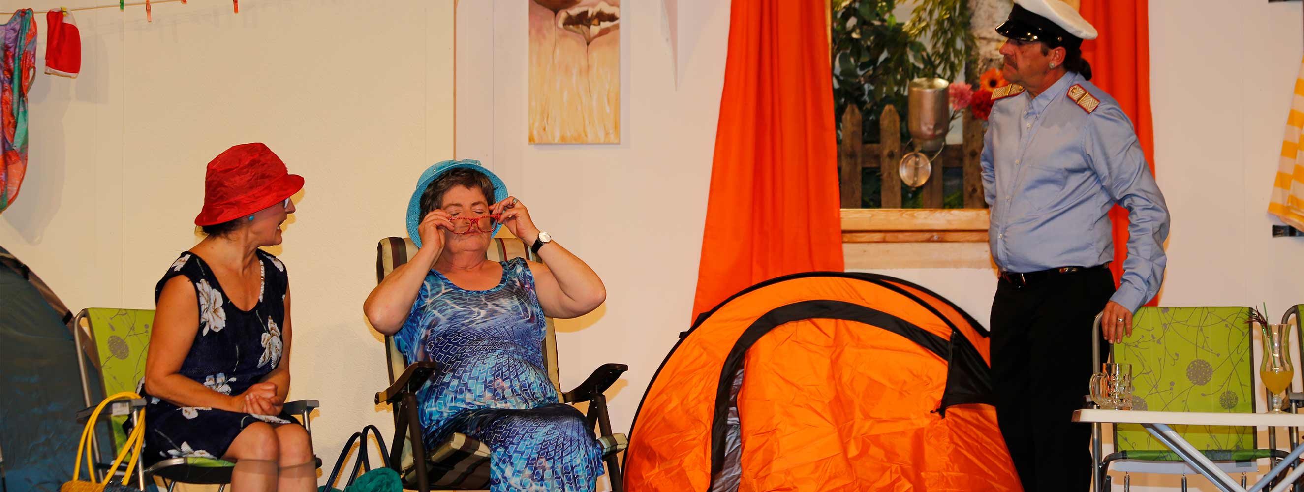 Mit Schlafsack und Kamillentee - Heimatbühne Schnals EO